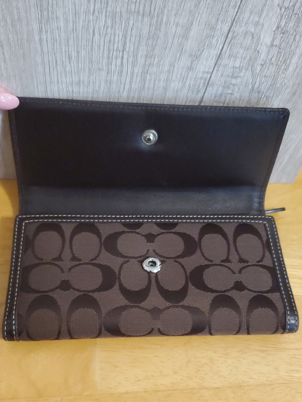 Coach Hamptons Signature Checkbook Wallet In Chocolate ... Excellent Condition - Picture 7 of 11
